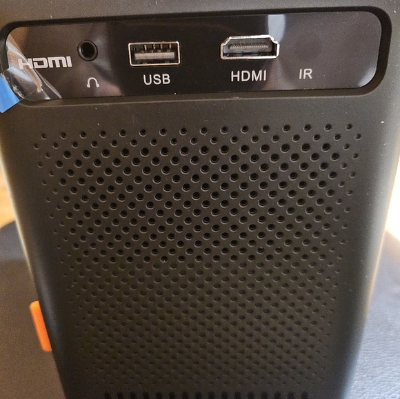 Funplex G1 Multimedia Projector - Picture 3 of 5